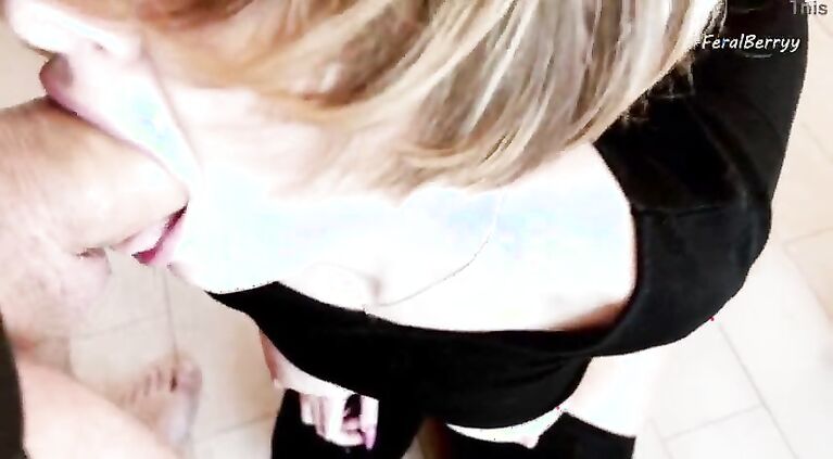 Morning anal in yoga pants