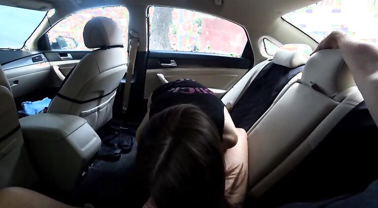 18 Year Old Girl Is Not Shy About Fucking In A Car In Public Places 4K