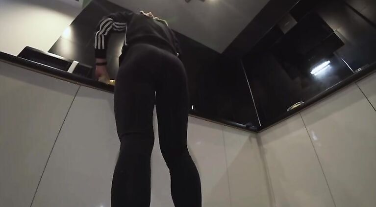 Russian mature loves anal sex in the morning. Homemade Porn