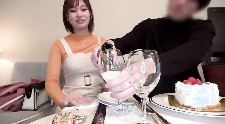 A former idol ! First sex with an obedient girl who wants to be a pet #Mana #Former idol cafe clerk Part1