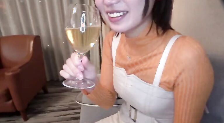 A former idol ! First sex with an obedient girl who wants to be a pet #Mana #Former idol cafe clerk Part1