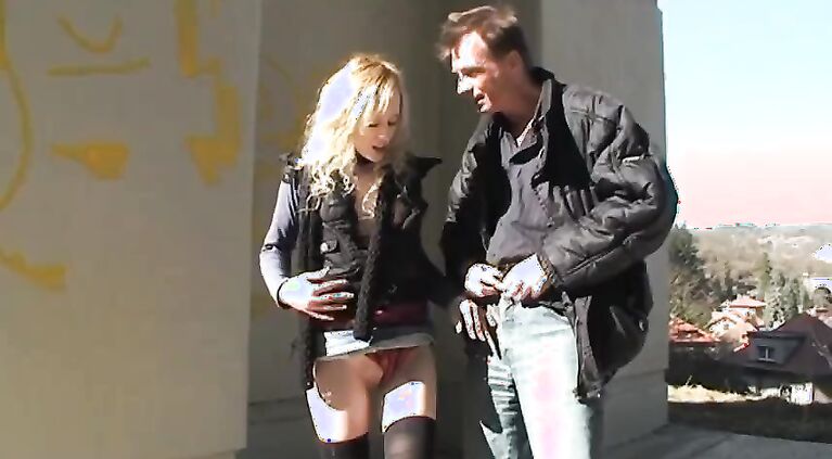A tourist asks a blonde girl for information and she lets him fuck her