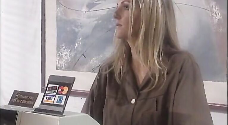 Blonde bombshell with perfect body gets banged in her ass
