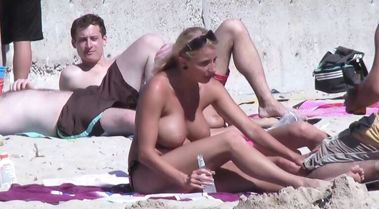 Get to watch some stunning ladies massaging each other