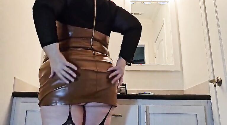 Pizza delivery guy arrived late, so I got very upset and jerked off his cock on the pizza and ate it