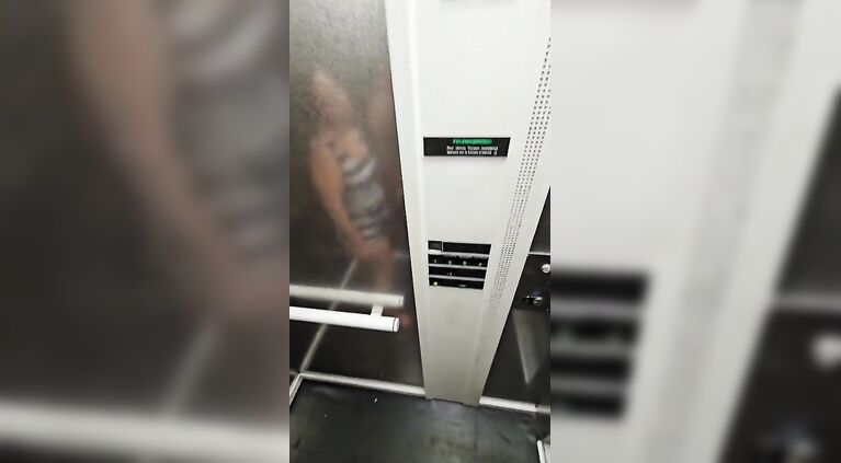 I get fucked in the office by my intern I heat him up and he fucks me like a good milf