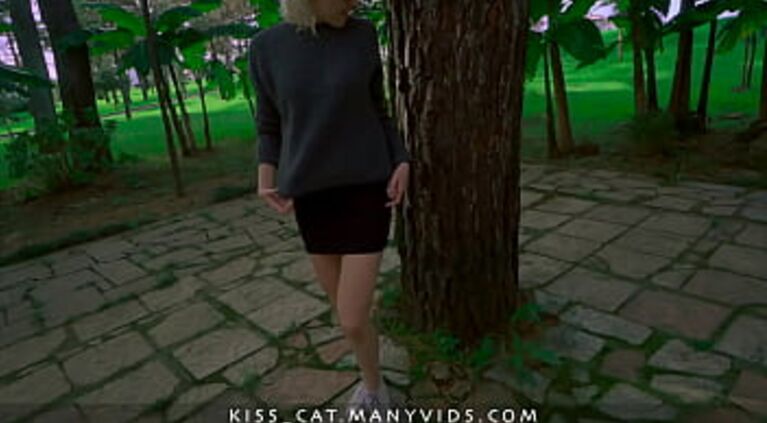 4k Public Agent - 18 Babe Flashing Tits with Close Up Pussy in Central Park