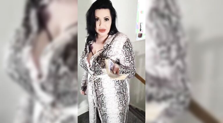 Hotwife Milf pays you for naughty extras, she's a cheating cuckoldress